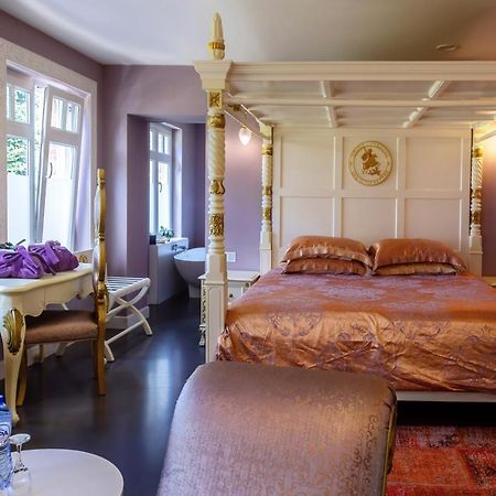 B&B Saint-Georges -Located In The City Centre Of Bruges- Kültér fotó A suite at the hotel