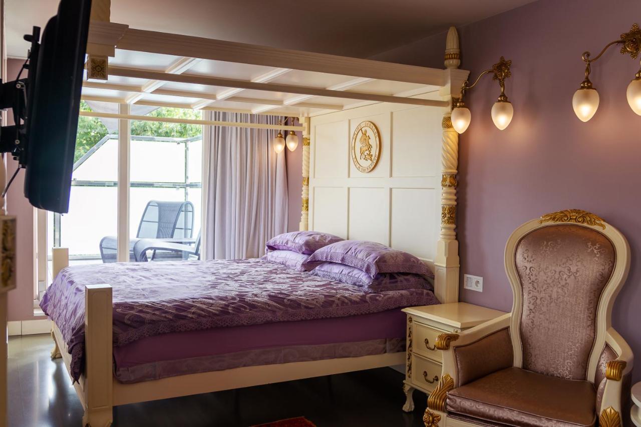 B&B Saint-Georges -Located In The City Centre Of Bruges- Kültér fotó A bedroom in the hotel
