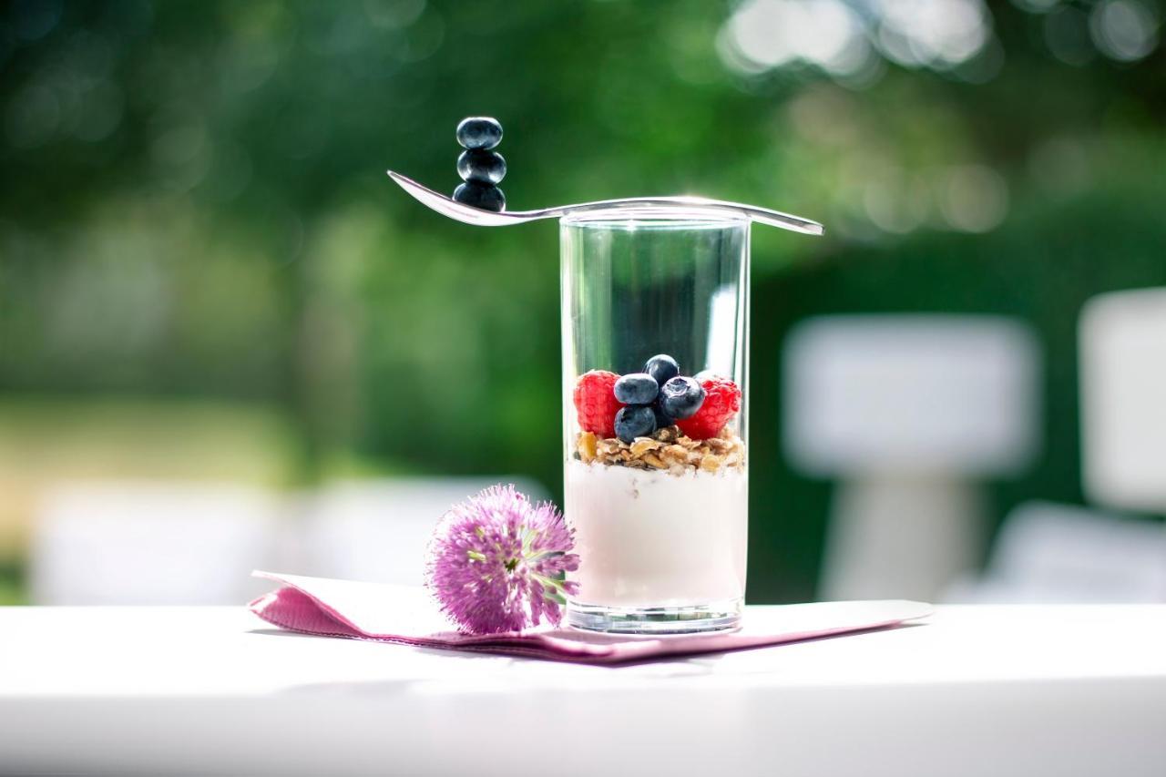 B&B Saint-Georges -Located In The City Centre Of Bruges- Kültér fotó Yoghurt with fruit