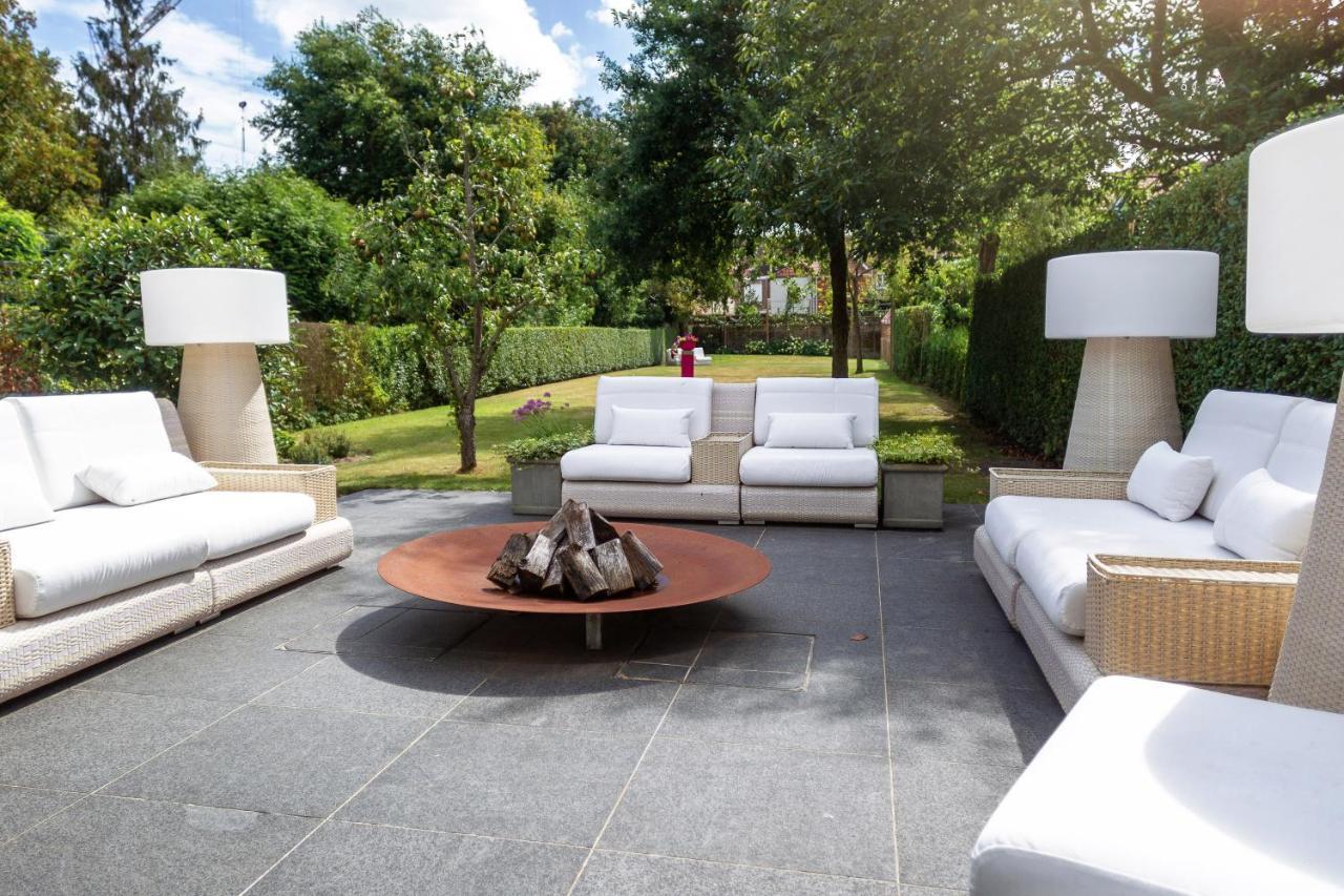 B&B Saint-Georges -Located In The City Centre Of Bruges- Kültér fotó A contemporary garden